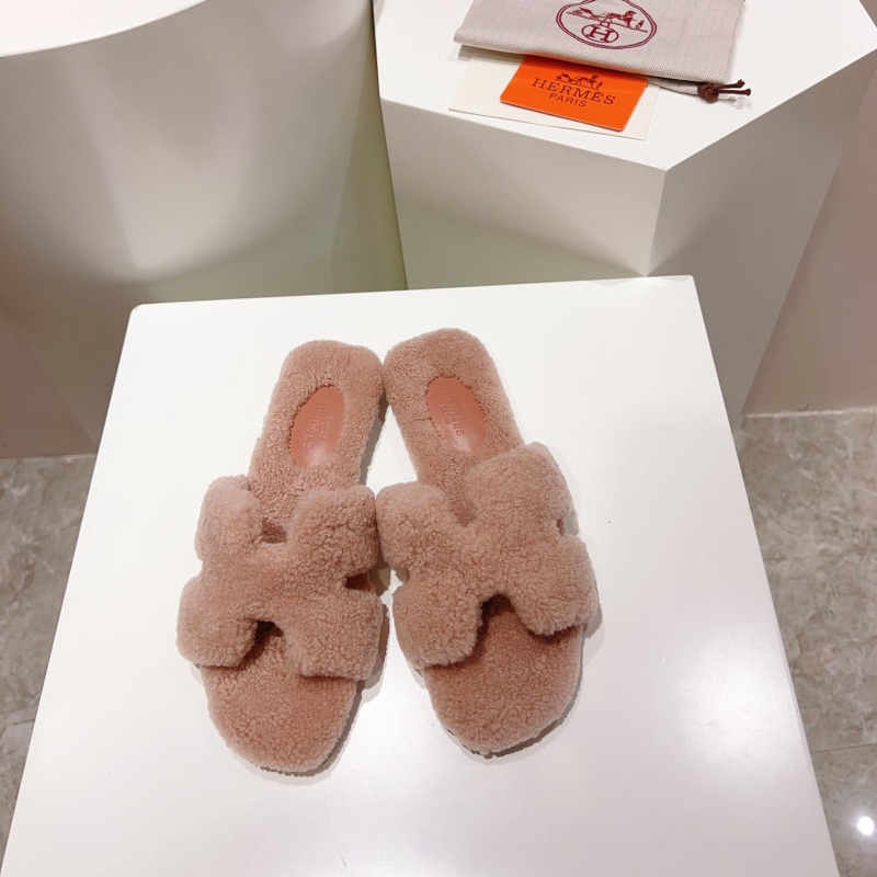 H**mes slippers